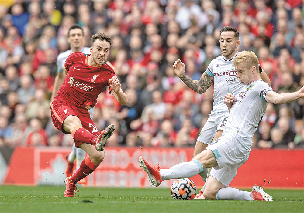 布莱顿发布三笘薰手持二战时日本侵略者照片的图片，如今已删除道歉但限制评论