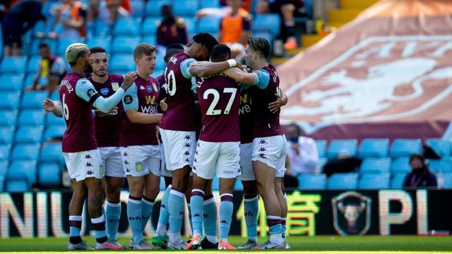 胖东来售卖梅西、库里等人签名球衣，乔丹公牛球衣售价13万8（胖东来开售梅西、库里等球星签名球衣 乔丹公牛球衣标价13.8万）