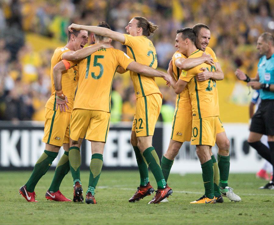 英超豪门又掉链子：3场不胜狂丢7分，争冠形势迅速恶化（英超豪门再度失手：近三战不胜丢7分，争冠前景急剧下滑）