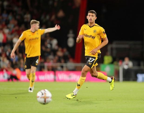 法甲前瞻：尼斯主场御敌盼止颓势，马赛先赛取胜即可登顶（法甲前瞻：尼斯力拼主场止颓，马赛先赛赢球即登顶）