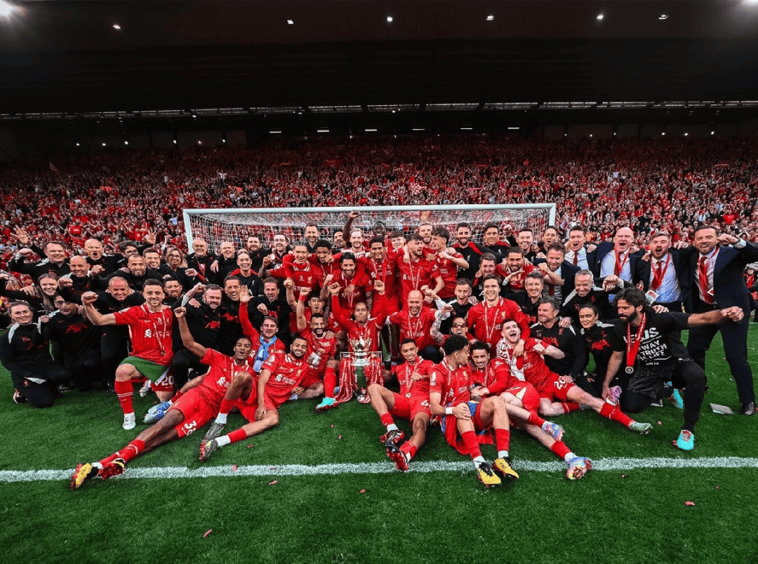 用冠军告别！雷速海报：布斯克茨&阿尔巴完成最后一舞，正式退役