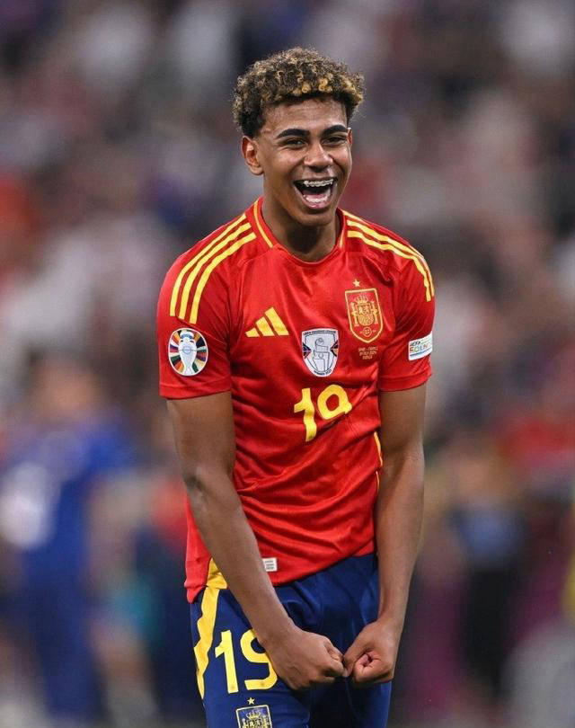 日职联战报：两队屡失良机，东京绿茵0-0福冈黄蜂