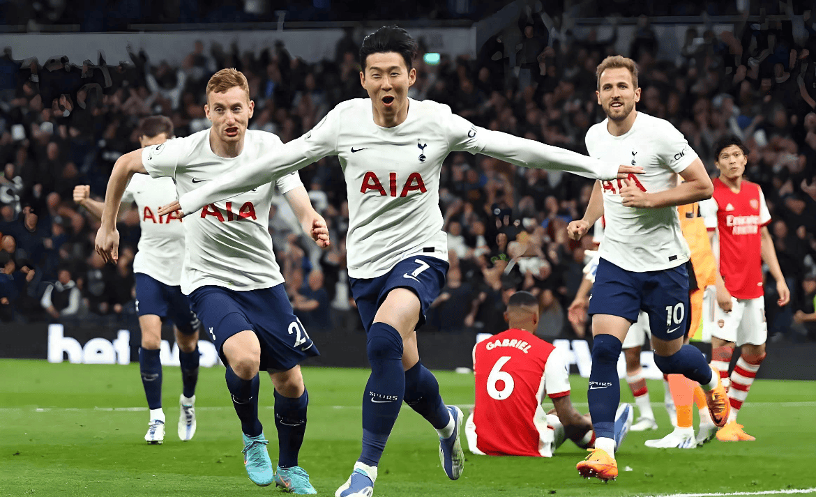 詹姆斯赛后向卡斯尔赠送签名球衣：年轻的国王，继续加油