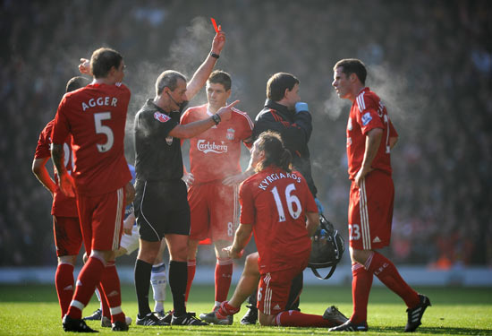 AC米兰1-0登顶意甲！38岁名将却抢走风头，带队12场不败紧追榜首