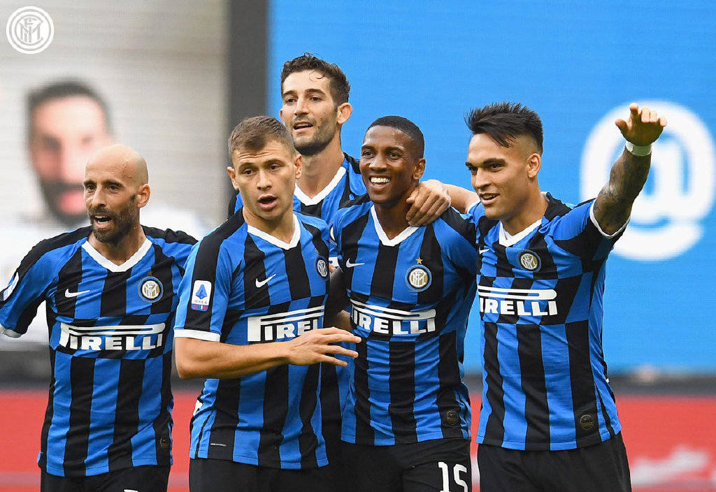 阿奇姆彭本赛季已打入15球，追平河南队单赛季进球纪录（阿奇姆彭本季斩获15球，追平河南队单季进球纪录）