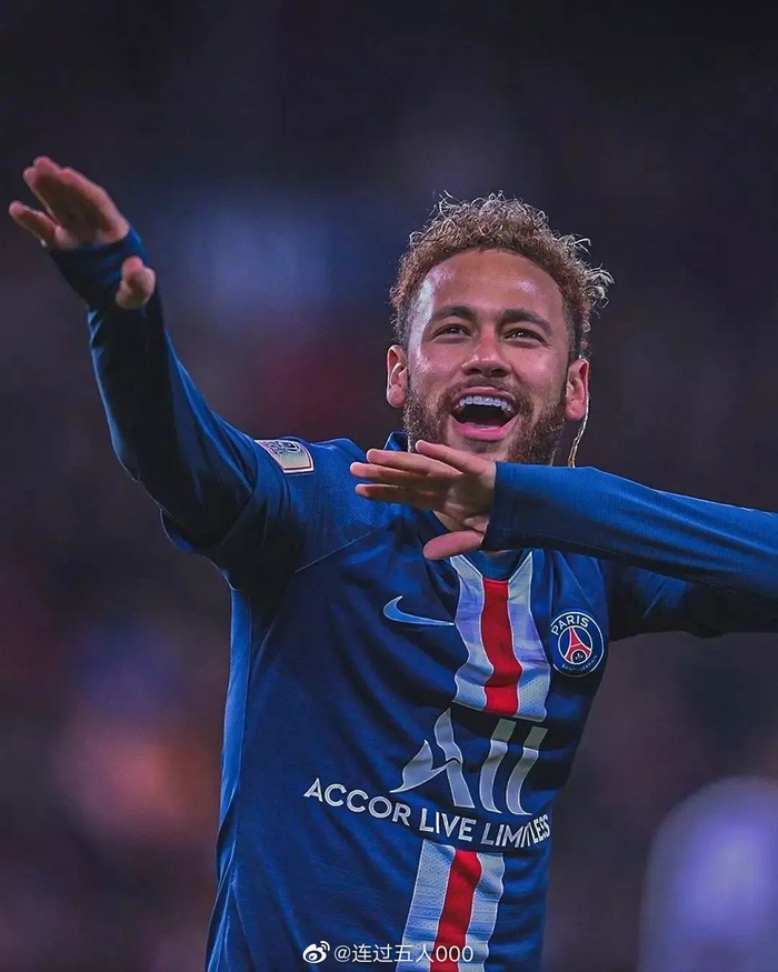 启蒙教练：维尼修斯一直有点叛逆，他应该学会控制和收敛脾气