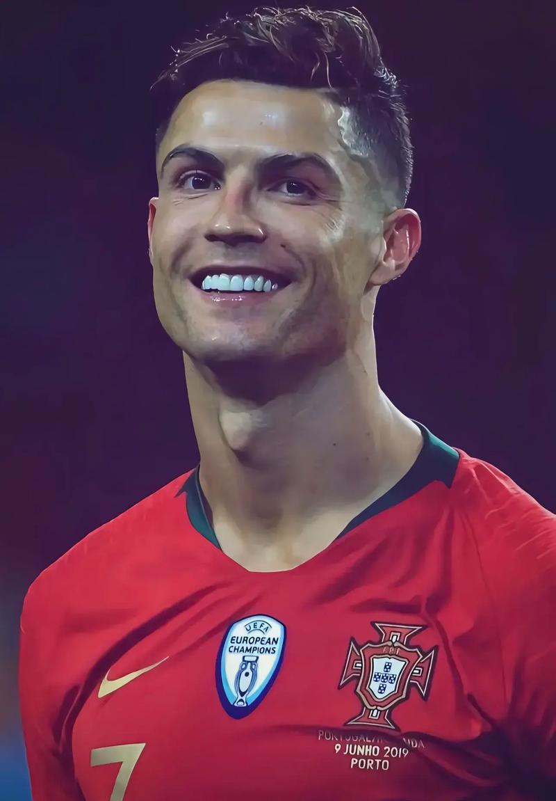 西裁判专家：罚下维加很正确，他对亚马尔的犯规很残暴（西班牙裁判专家：维加被罚下无可厚非，他对亚马尔的犯规过于粗暴）