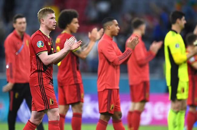 巴萨梅西任意球破门助球队领先