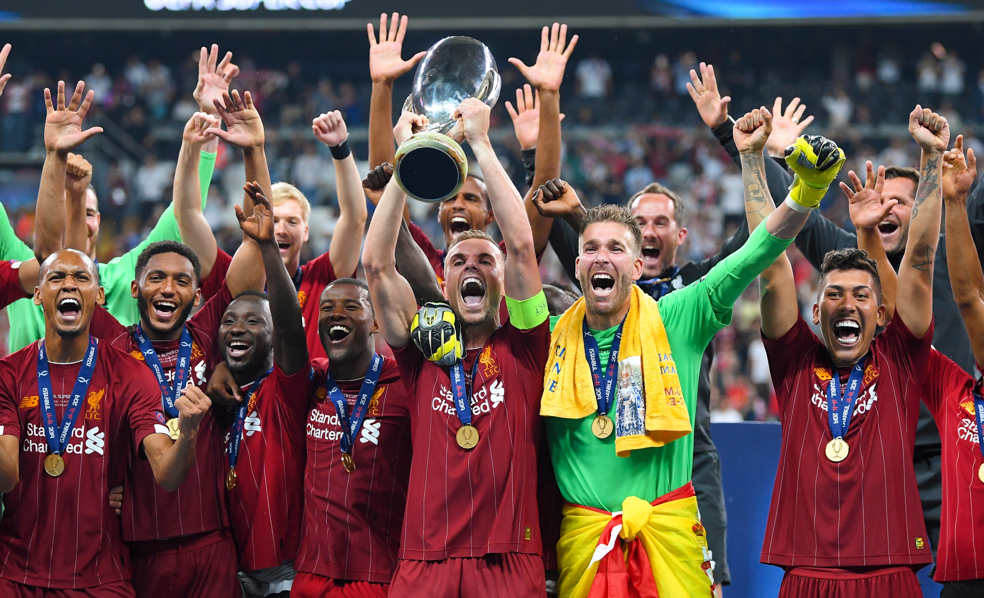 记者：尤文正努力与巴黎就穆阿尼达成协议，热刺也在争夺他